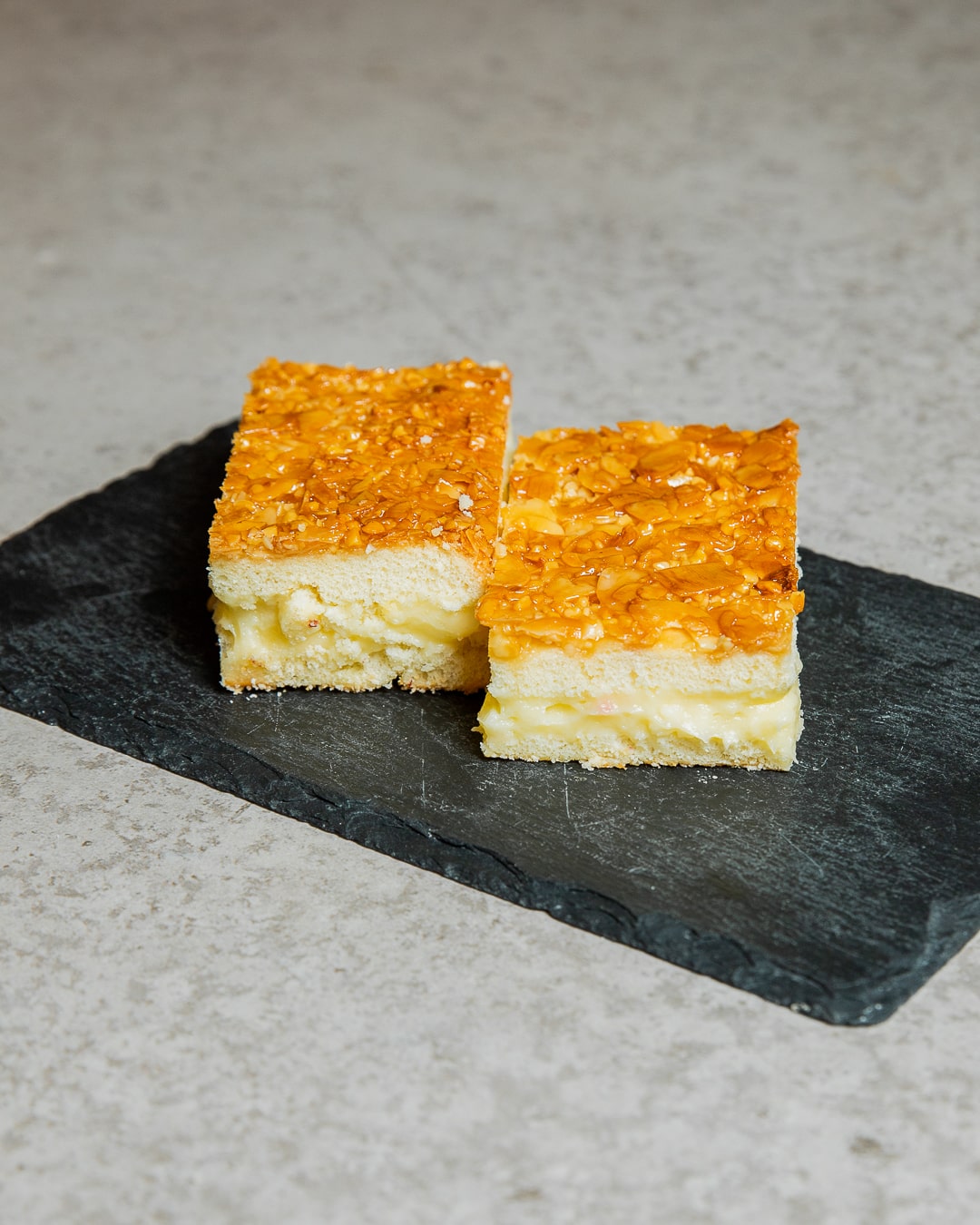 Bienenstich gefüllt